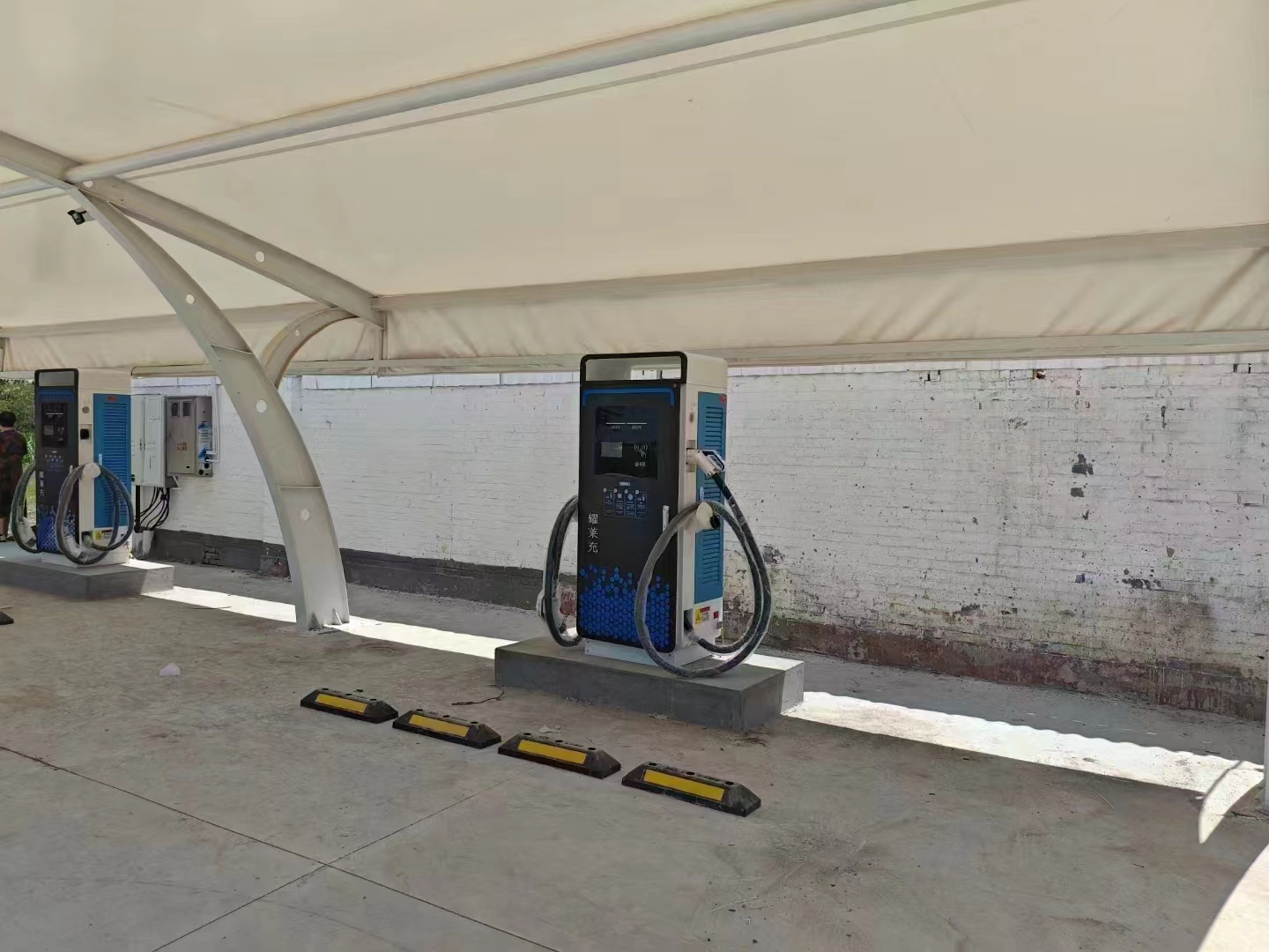 河北衡水充電站案例-汽車充電樁_充電樁生產(chǎn)_充電樁廠家_深圳耀萊充新能源科技有限公司